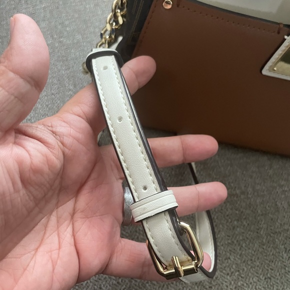 NWOT Calvin Klein Signature Crossbody Shoulder Bag - Picture 15 of 15